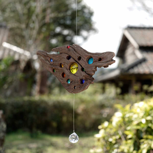 お部屋の中に太陽を 流木とサンキャッチャー&モビール 窓の装飾 ガラス