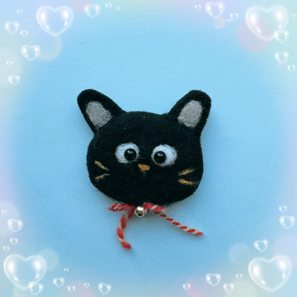 黒にゃんブローチ＊羊毛フェルト／黒猫／癒し系お守りブローチ