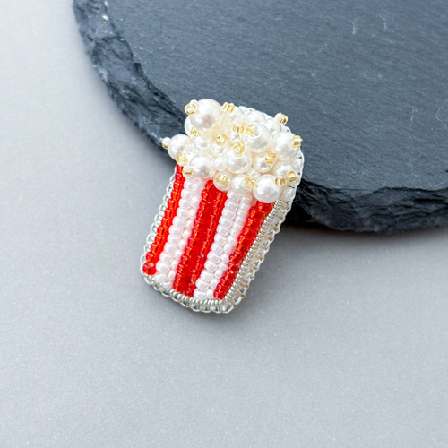 レトロポップなポップコーンの刺繍ブローチ ブローチ Bell 通販