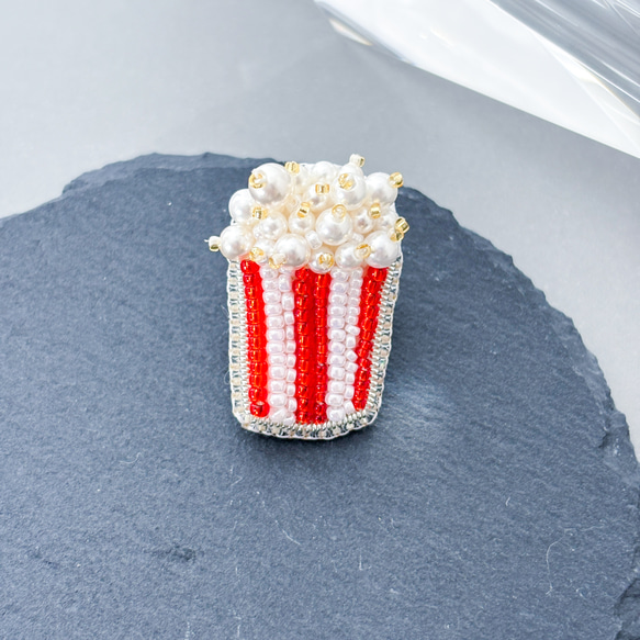 レトロポップなポップコーンの刺繍ブローチ ブローチ Bell 通販