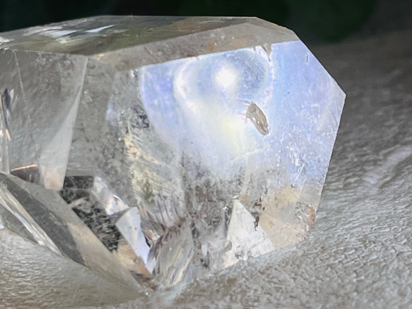 コパー（銅）内包　レインボー　クリスタル　水晶　ポイント　ポリッシュ　原石 9枚目の画像