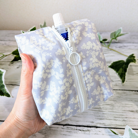 パウチケース★ラベンダーグレー植物柄☆保冷ポーチ☆撥水・防水★暑さ対策・熱中症対策★洗濯OK★パウチ飲料入れ 1枚目の画像