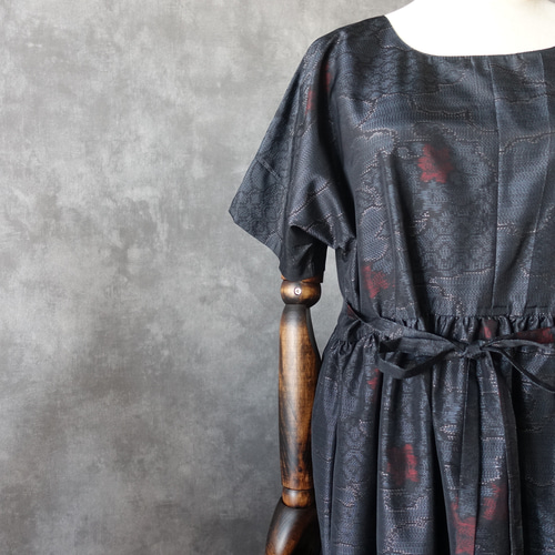 ベアトリス様使用着物リメイク大島紬ロングワンピースギャザー付き