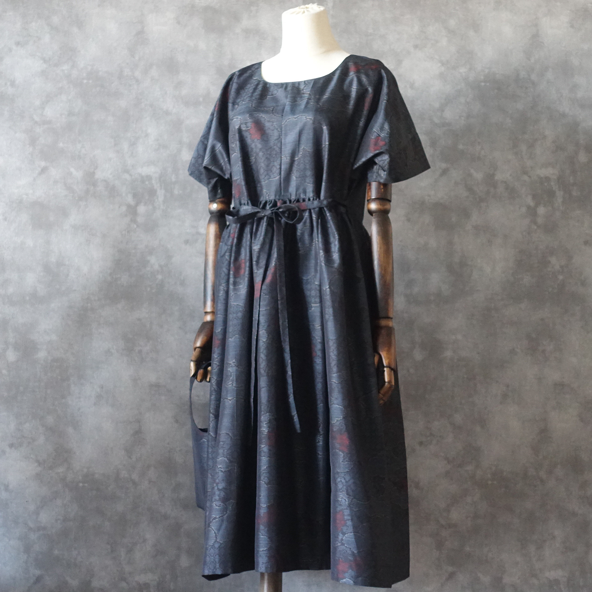 ＊感謝の¥5000off＊【一点モノ】大島紬 着物リメイク ギャザー ワンピース & スヌード