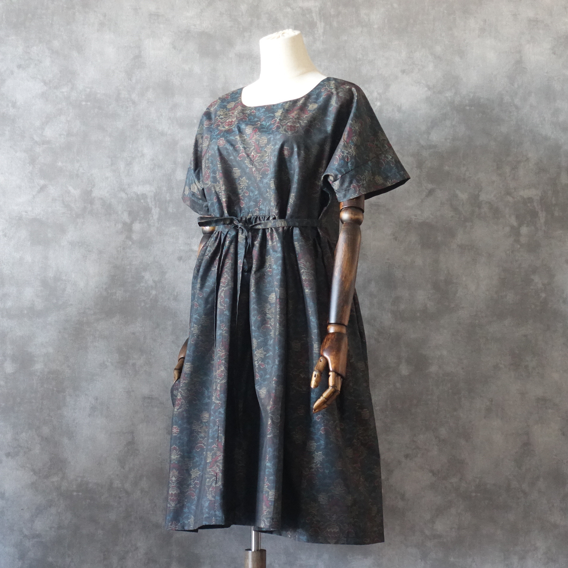 ＊感謝の¥5000off＊【一点モノ】大島紬 着物リメイク ギャザー ワンピース & スヌード