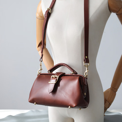 ★限時特惠，兩件起售！ ★超人氣！橫款搭扣包，手工真皮單肩包，女士款，全手工縫製，秋冬包款 第17張的照片