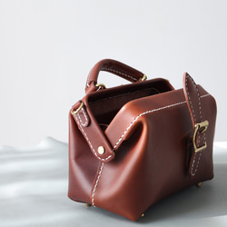 ★限時特惠，兩件起售！ ★超人氣！橫款搭扣包，手工真皮單肩包，女士款，全手工縫製，秋冬包款 第12張的照片