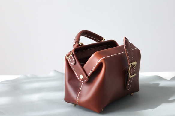 ★限時特惠，兩件起售！ ★超人氣！橫款搭扣包，手工真皮單肩包，女士款，全手工縫製，秋冬包款 第12張的照片