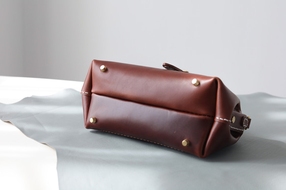 ★限時特惠，兩件起售！ ★超人氣！橫款搭扣包，手工真皮單肩包，女士款，全手工縫製，秋冬包款 第7張的照片