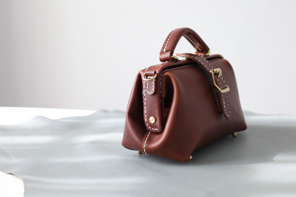 ★限時特惠，兩件起售！ ★超人氣！橫款搭扣包，手工真皮單肩包，女士款，全手工縫製，秋冬包款 第8張的照片