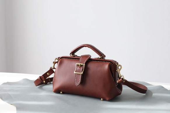 ★限時特惠，兩件起售！ ★超人氣！橫款搭扣包，手工真皮單肩包，女士款，全手工縫製，秋冬包款 第16張的照片