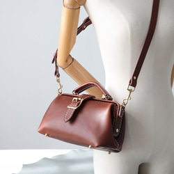 ★限時特惠，兩件起售！ ★超人氣！橫款搭扣包，手工真皮單肩包，女士款，全手工縫製，秋冬包款 第18張的照片