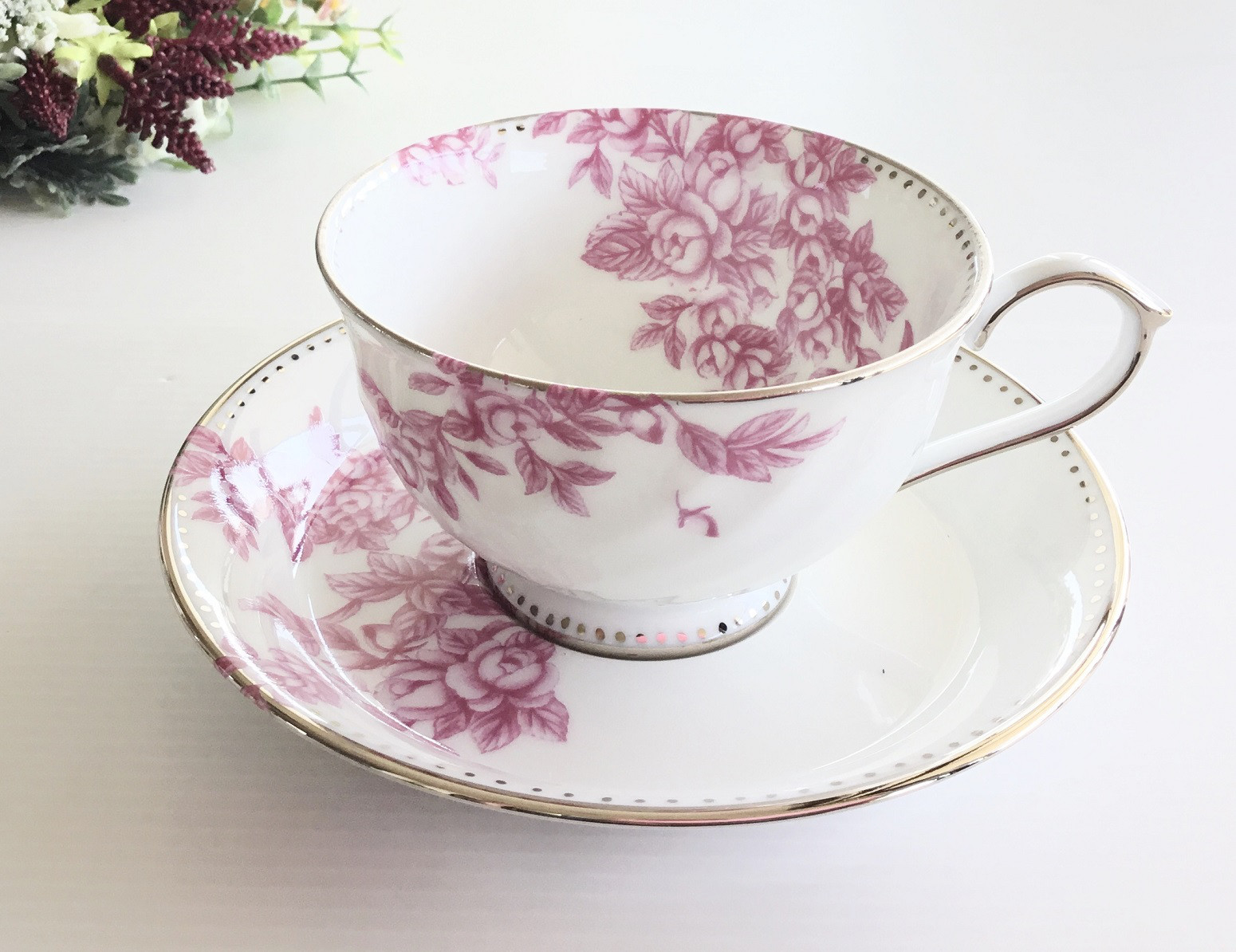 華やかでエレガントなカップ＆ソーサー　還暦祝い　お1人様ティータイム