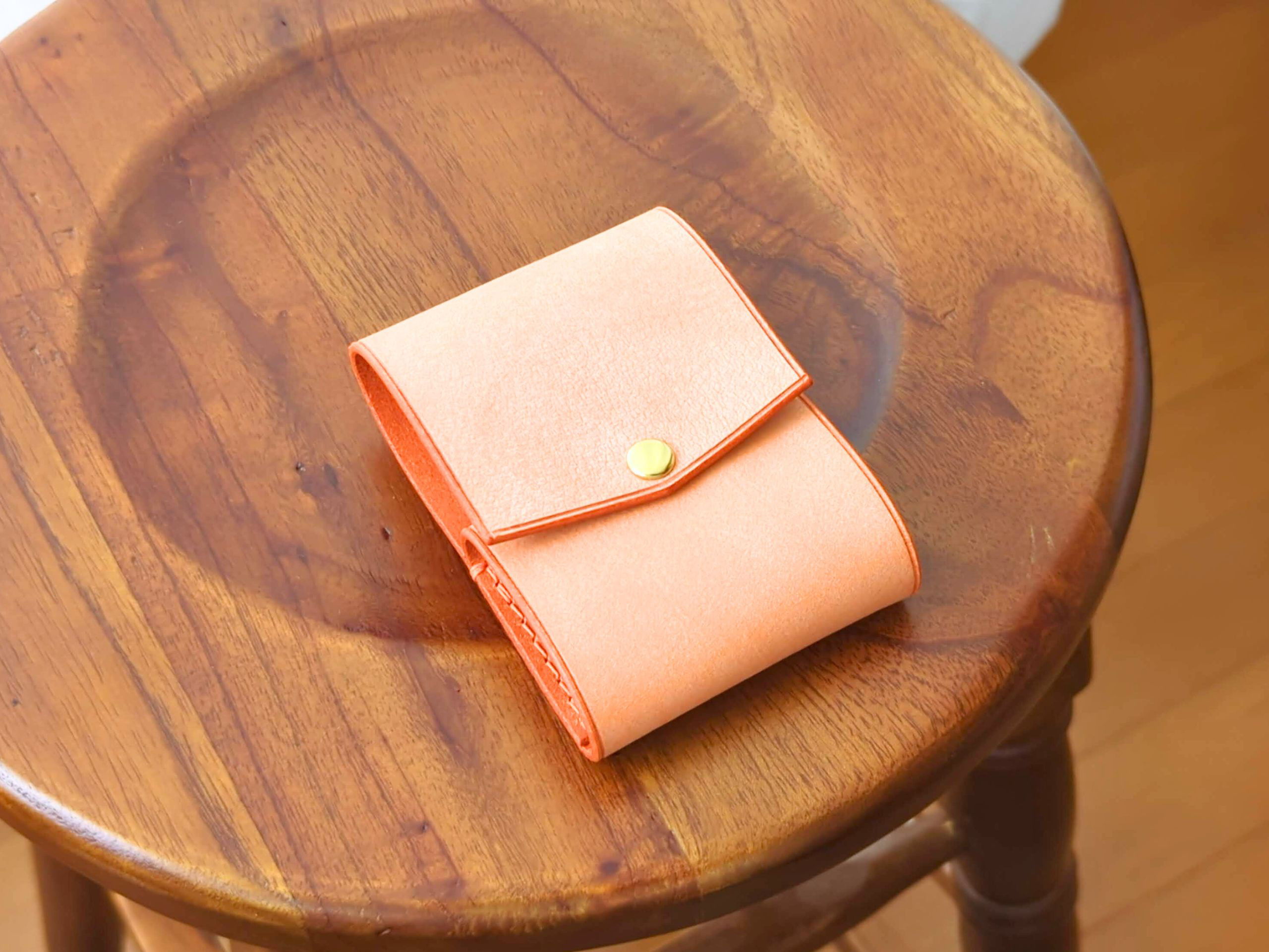 厚い革1枚の縦型名刺入れ ALASKA/アラスカ オレンジ イタリアンレザー *受注製作