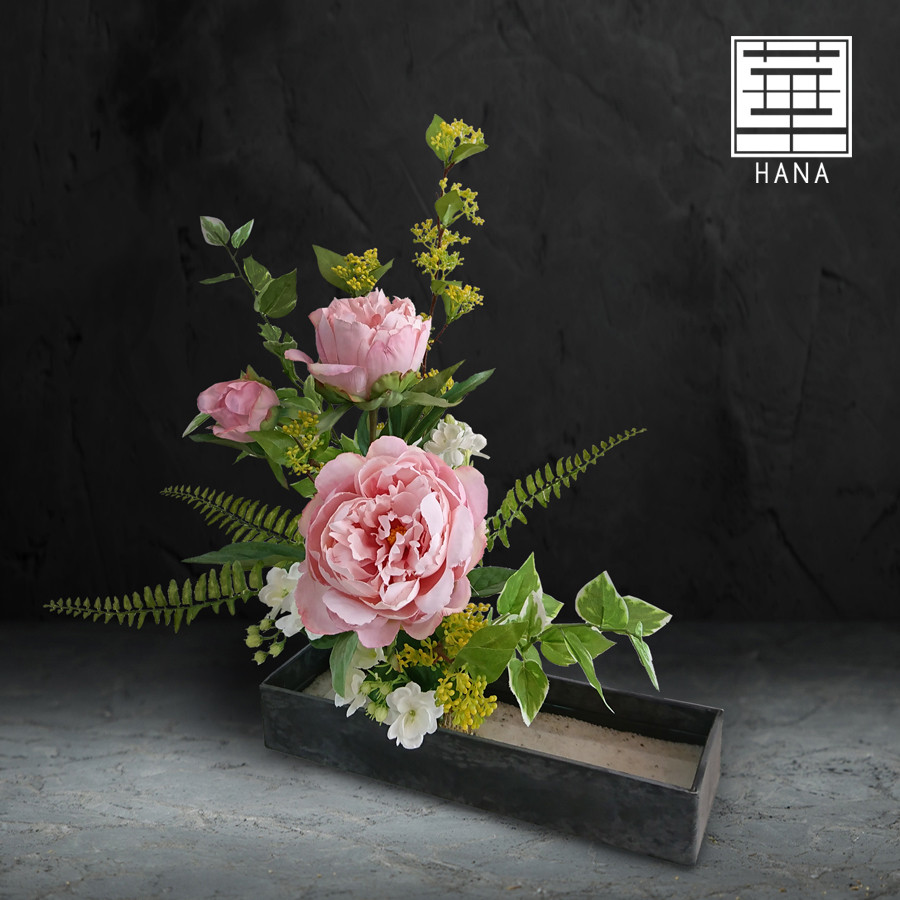 【華シリーズ】華やかな芍薬のアレンジ　モダンで豪華　季節の花　大きい　贈呈用　フェイクフラワーアレンジメントゴージャス