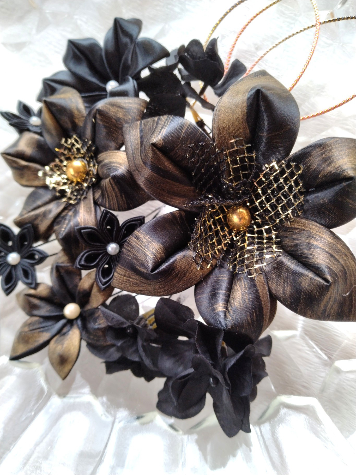 【洋風つまみ細工】黒にかすれ金11点セット　ウエディングや成人式に！