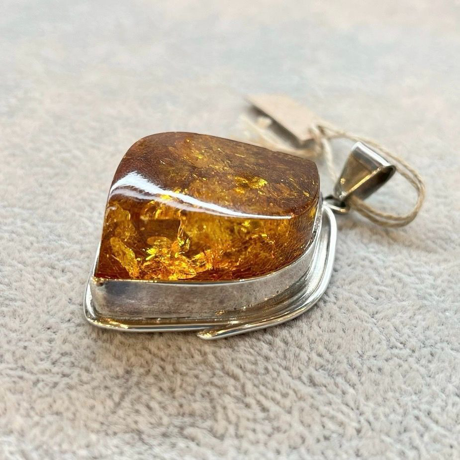 ペンダントトップ  琥珀 シルバーアクセサリー ヴィンテージ 大粒 ハンドメイド 天然石 オレンジ 一点もの
