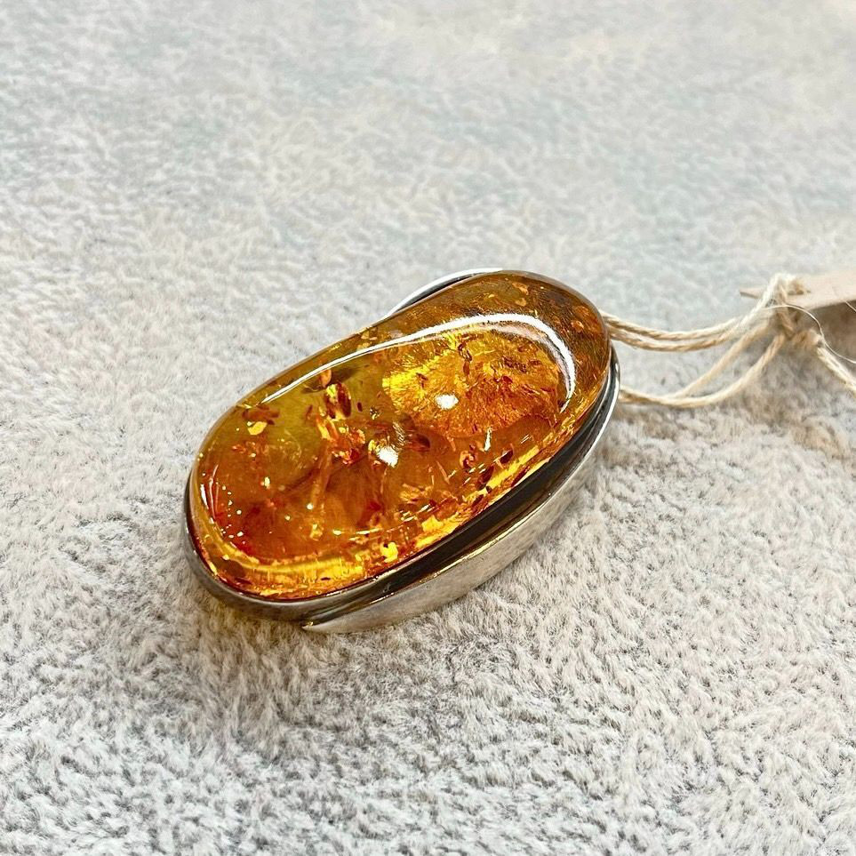 シルバーブローチ 琥珀 シルバー  カボションカット シルバー925 オレンジ 天然石 ハンドメイド 一点もの