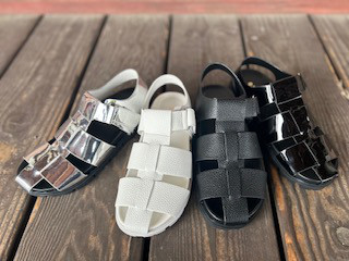 2025新作グルカタイプメイドインジャパンベルト調節サンダル