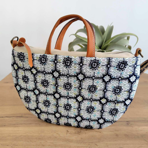 ミナペルホネン/フォレストウェーブ×アネモネ ネイビー/ミニラウンド