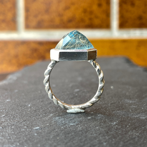 アパタイト × ルチルクォーツ ダブレット石 変形5角形立体カット