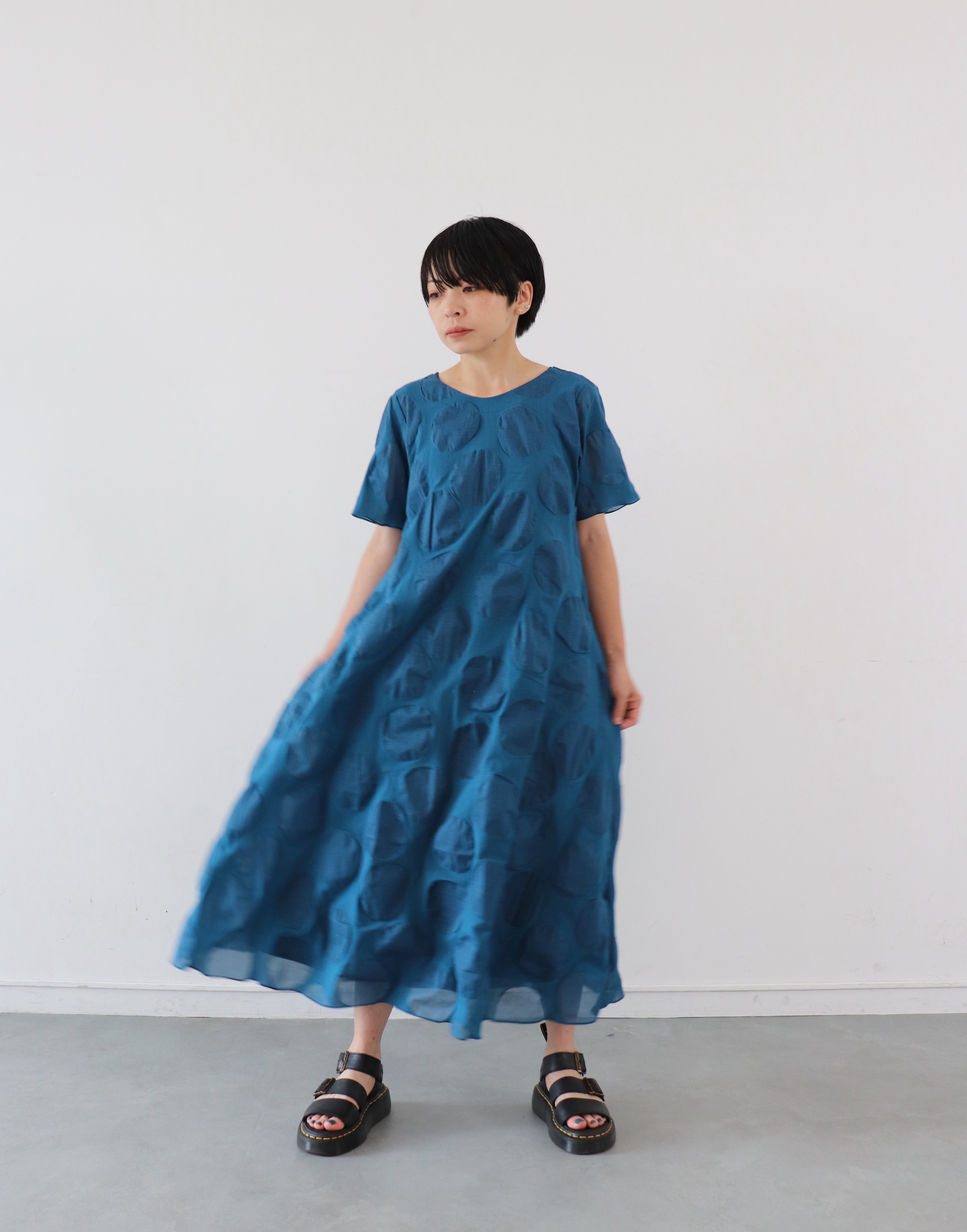 ドット柄　ワンピース　Sサイズ、Mサイズ　ブルー　インナーワンピース付き