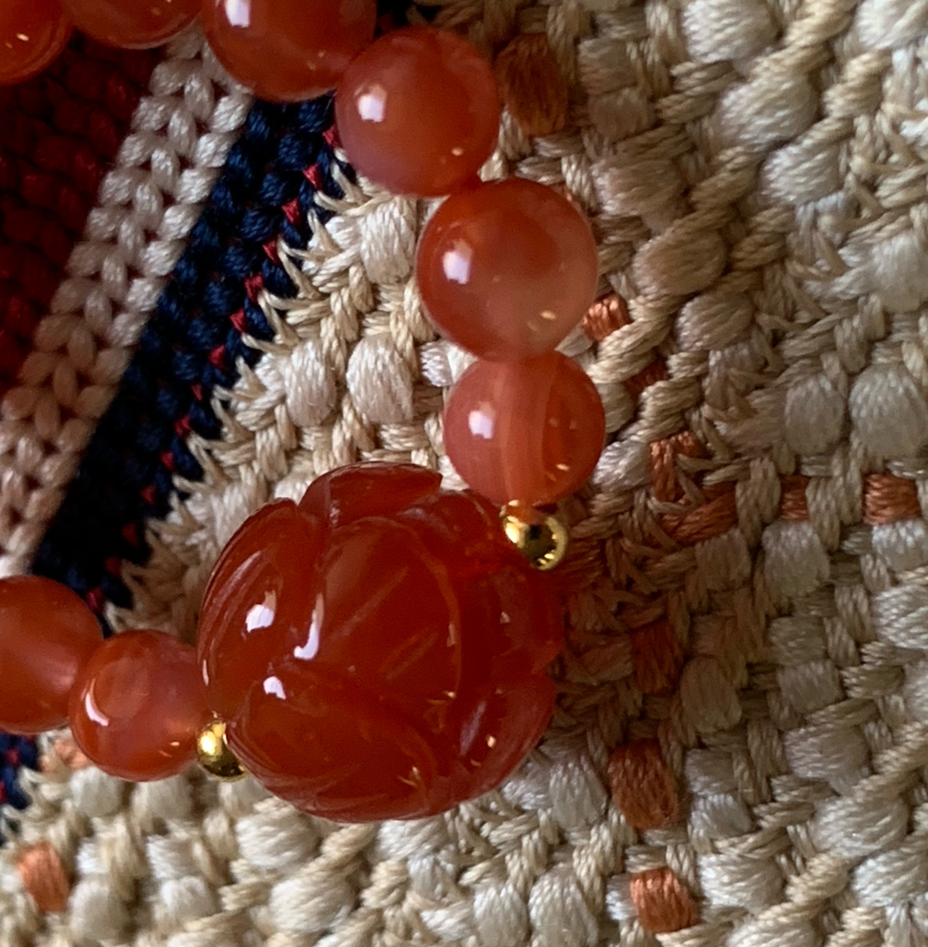 手彫りの蓮の彫り珠：赤瑪瑙と南紅瑪瑙の指輪 護符石リング