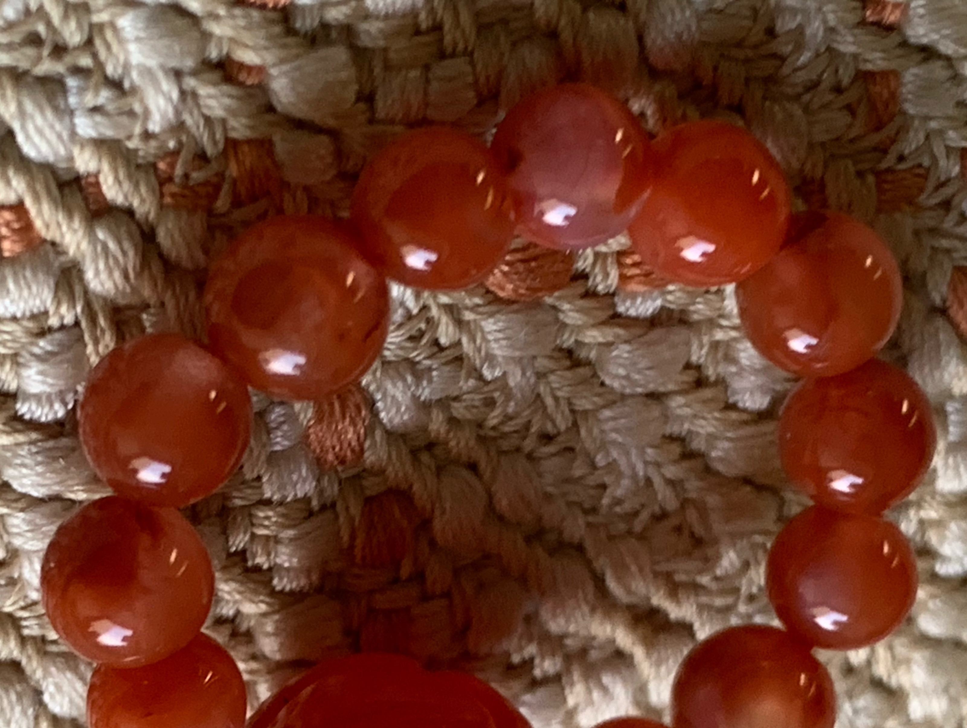 手彫りの蓮の彫り珠：赤瑪瑙と南紅瑪瑙の指輪 護符石リング