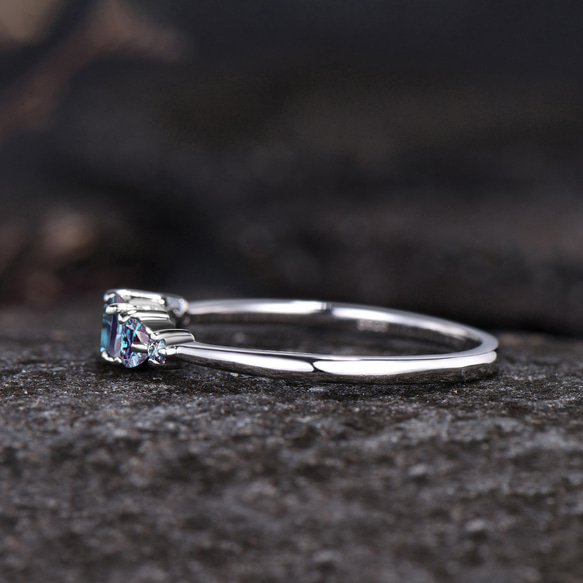 6月の誕生石アレキサンドライトの結婚指輪 925スターリングシルバー カラーチェンジストーンリング 4枚目の画像