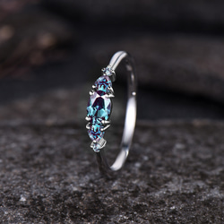 6月の誕生石アレキサンドライトの結婚指輪 925スターリングシルバー カラーチェンジストーンリング 2枚目の画像