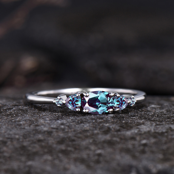 6月の誕生石アレキサンドライトの結婚指輪 925スターリングシルバー カラーチェンジストーンリング 3枚目の画像
