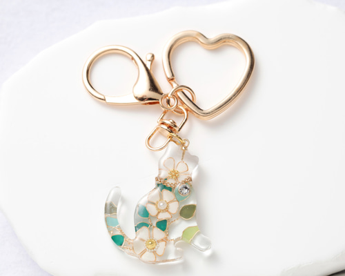 ネコちゃんレジンキーホルダー❀白い花【送料無料】 その他