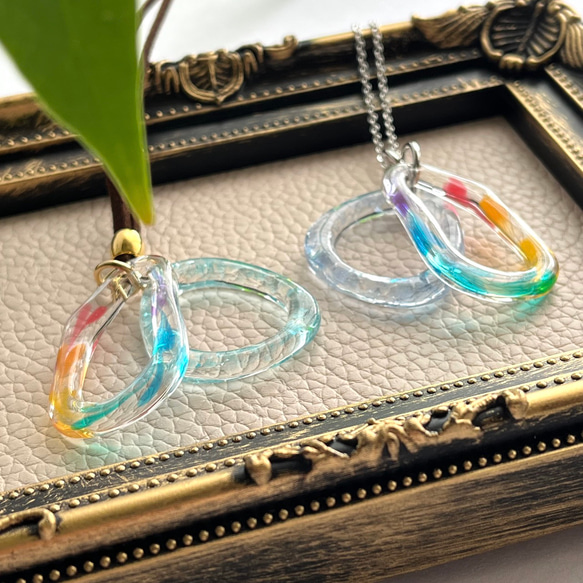 虹色 クリア ネックレス ペンダント スエード チェーン ハート 輪