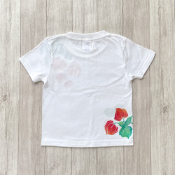 ホオズキ柄Tシャツ ホワイト　キッズ 手描きで描いた赤い鬼灯柄Tシャツ 子供服 6枚目の画像