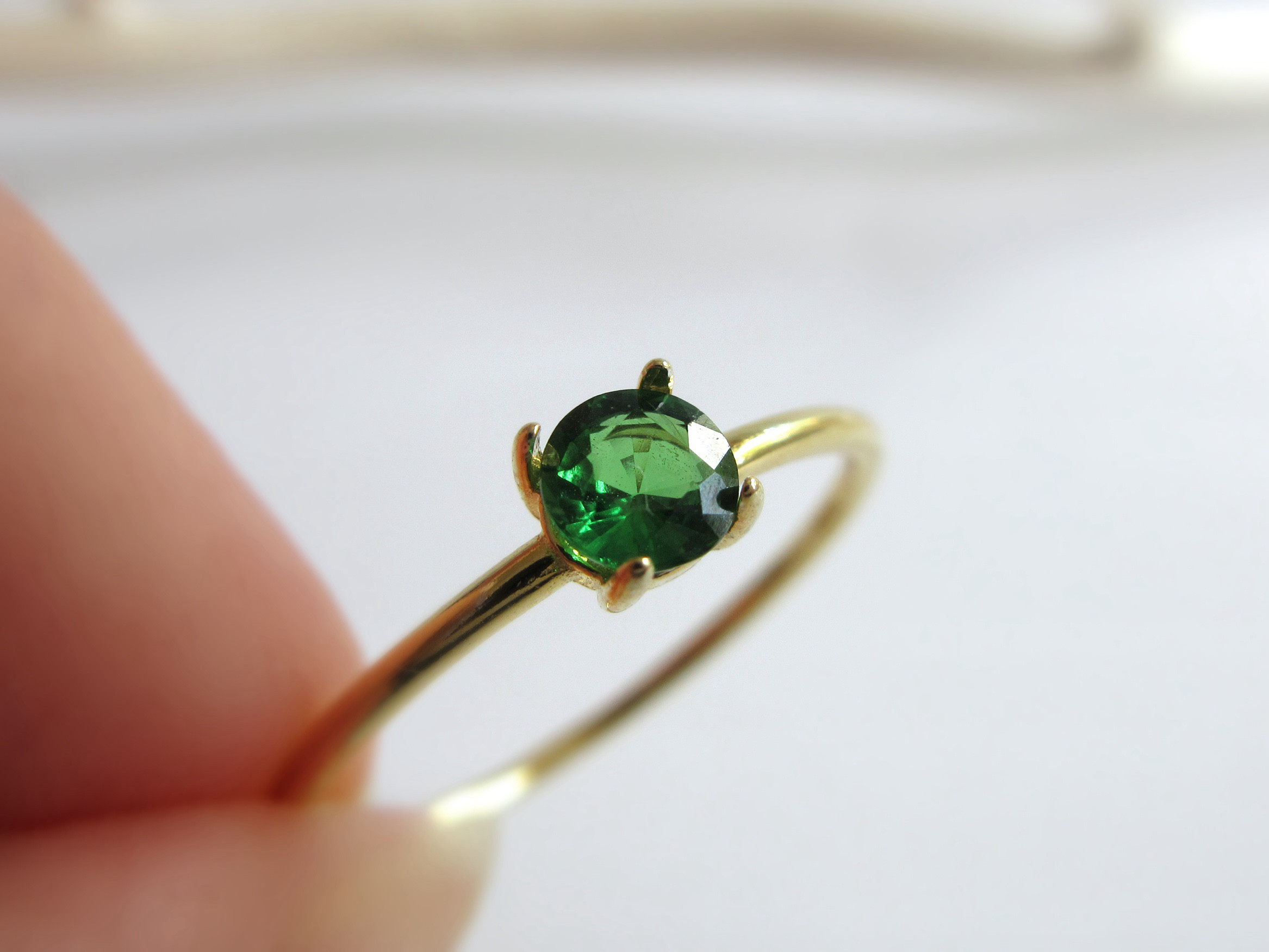 【1月の誕生石】4mm発色美「ツァボライトガーネット」リング【数量限定】