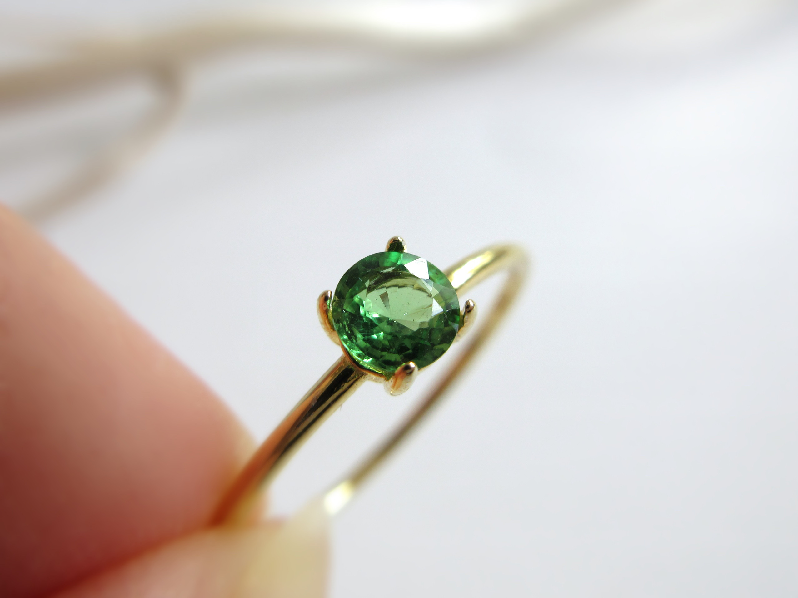 【1月の誕生石】4mm発色美ライトカラー「ツァボライトガーネット」リング【数量限定】