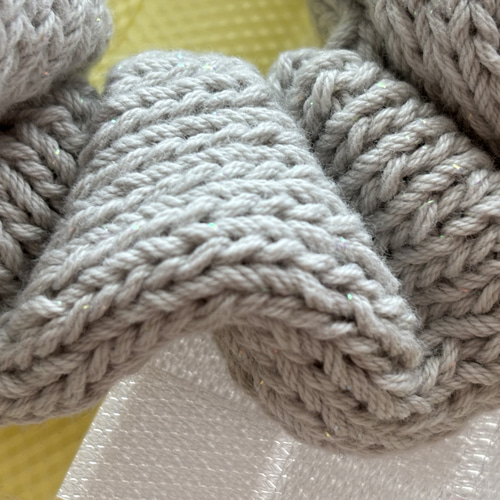 シンプルなライトグレーのニットシュシュ シュシュ Nsui* 通販