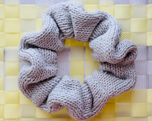 新品　potete ニットシュシュ　グレー b453053cb016e794c97262fb50471d