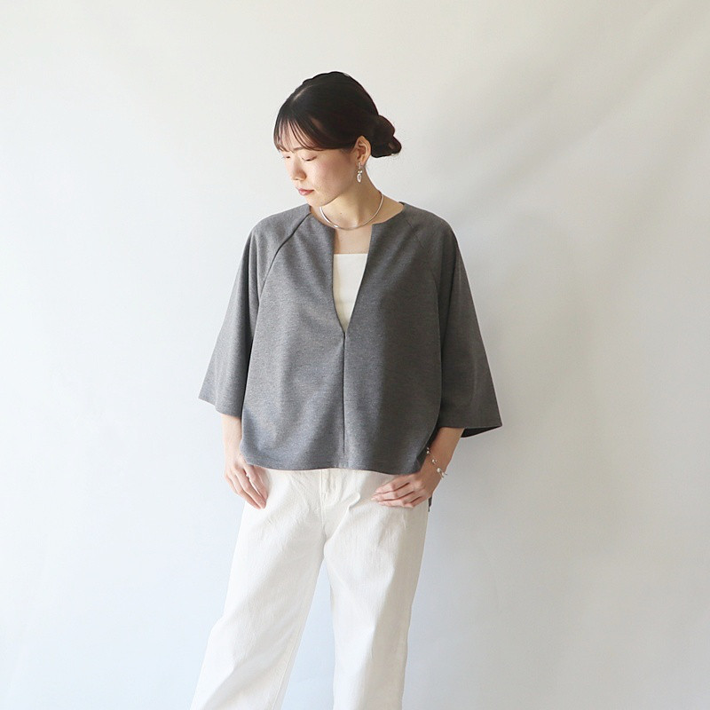 深Vネックラグランスリーブプル 6,145円