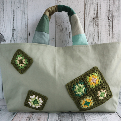 刺繍柄　グラニーバッグ　ハンドメイド コロンと可愛いショルダーグラニーバッグ エレガントな刺繍