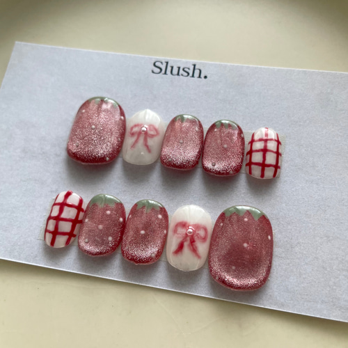 マグネットの完熟いちごネイルチップ ネイルチップ（つけ爪） Slush