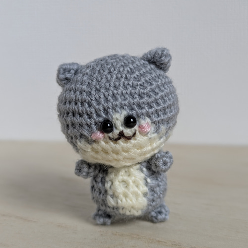 あみぐるみ　ちびねこ　猫　スコティッシュ風　グレーw　キーホルダー　ハンドメイド あみぐるみ ちびねこ 猫 スコティッシュ風 グレーw キーホルダー