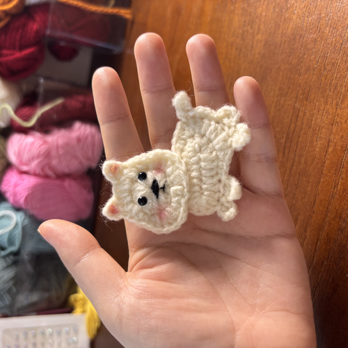 ハンドメイド】ウェスティの編みぐるみ かぎ針編み小物（ヘアピン