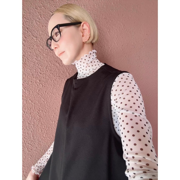 RATA❤️2色有❤️M＆L❤️型崩れしにくい高収縮のメローシアートップス❤️ブラック＆ホワイトドット 13枚目の画像