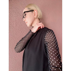 RATA❤️2色有❤️M＆L❤️型崩れしにくい高収縮のメローシアートップス❤️ブラック＆ホワイトドット 11枚目の画像