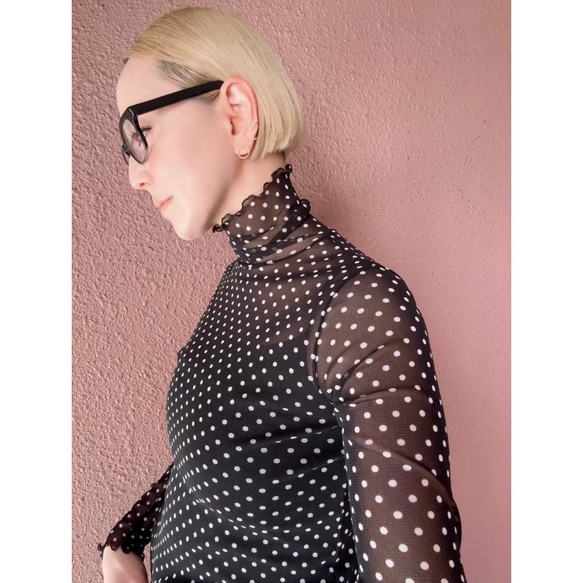 RATA❤️2色有❤️M＆L❤️型崩れしにくい高収縮のメローシアートップス❤️ブラック＆ホワイトドット 12枚目の画像