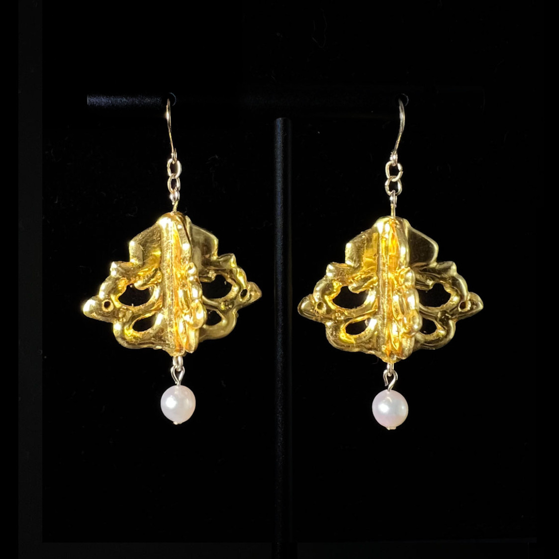 金箔yorakuピアス・イヤリング　シンプル【あこや真珠】