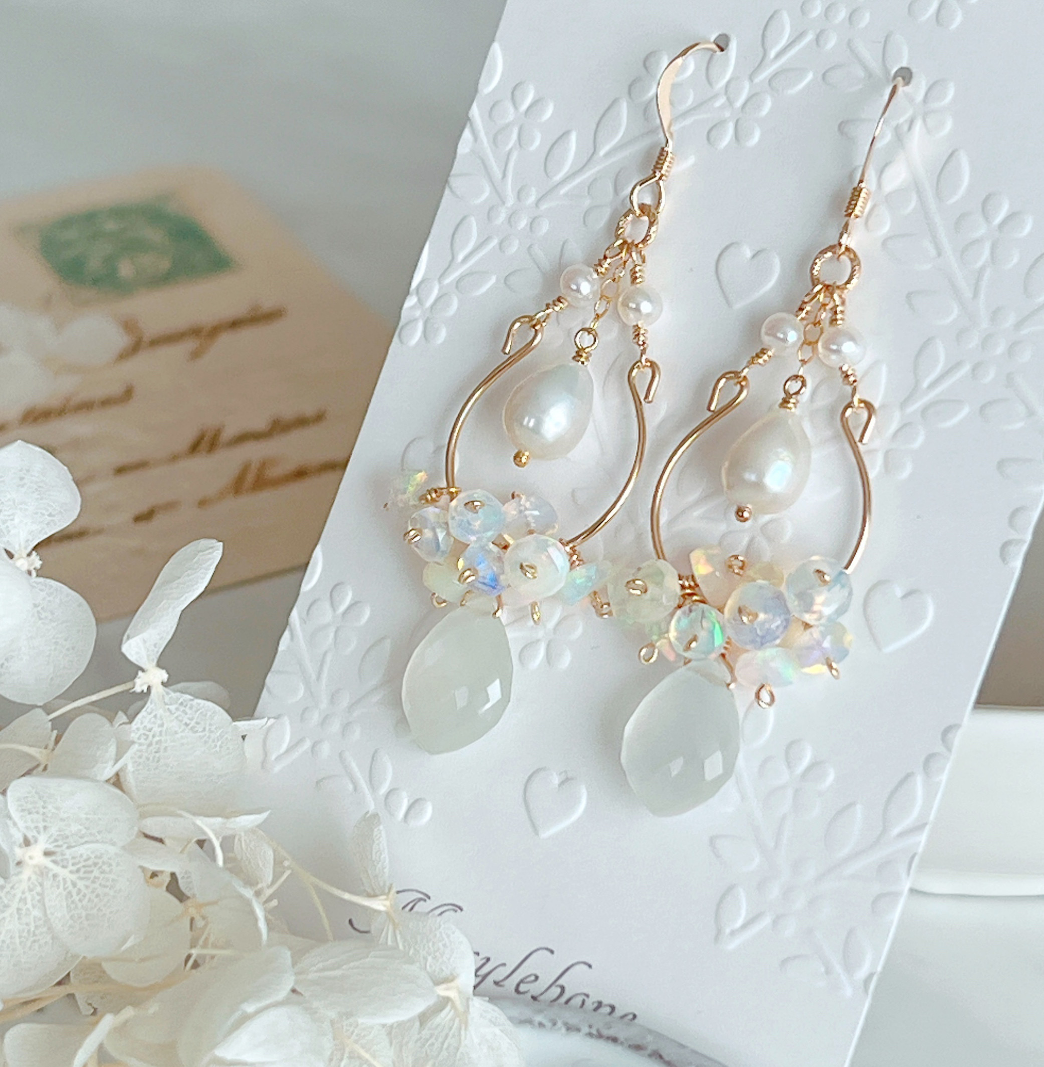 6月の誕生石【14kgf】極上カット✨ホワイトムーンストーン＊シャンデリアピアス