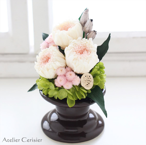 【特割】輪菊の仏花＜ツヅミ 白桃色＞Sサイズ プリザーブドフラワー【お供え花】 2枚目の画像