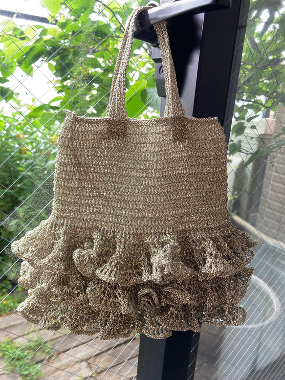 キラキララメ糸「あたかも」で編んだチュチュバッグ　＊受注製作＊　パーティーバッグ ミニバッグ 2枚目の画像